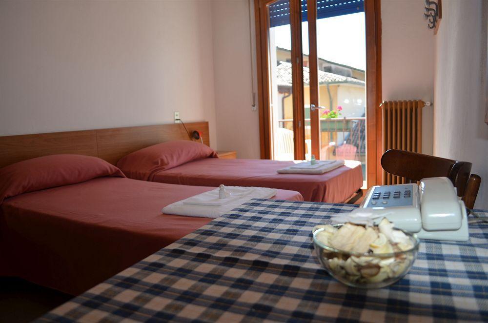 Hotel Luisa Brenzone sul Garda Eksteriør bilde